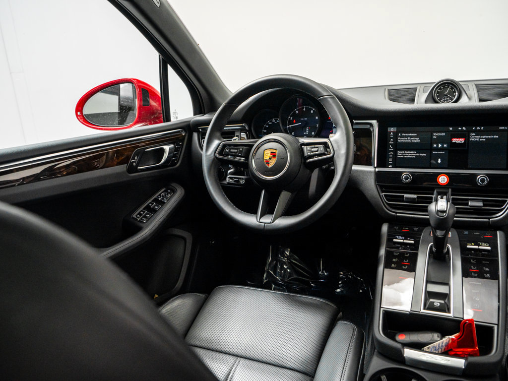 Used 2025 Porsche Macan AWD/4WD image 22