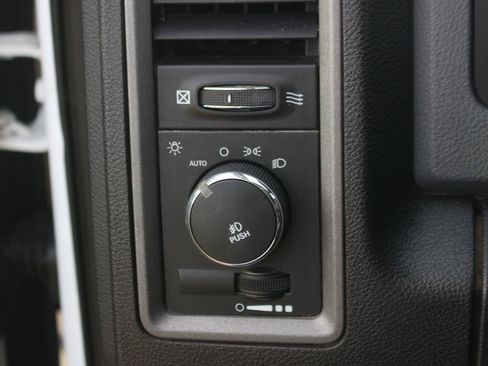 Used 2014 RAM 5500 Tradesman w/ Chrome Appearance Group AWD/4WD image 23