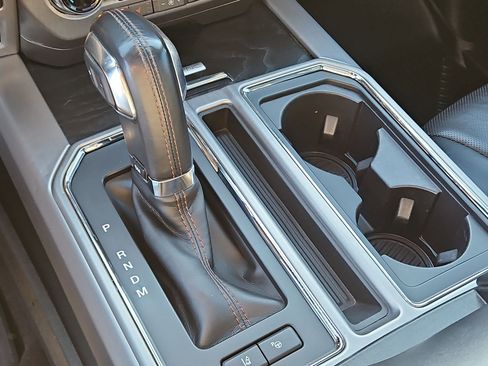 Used 2018 Ford F150 Platinum w/ Equipment Group 701A Luxury image 27