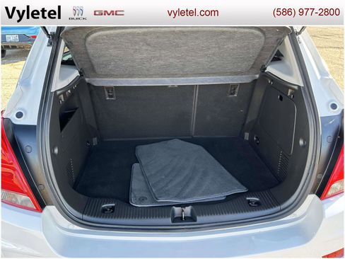 Certified 2022 Chevrolet Trax LT w/ LT Convenience Package image 10