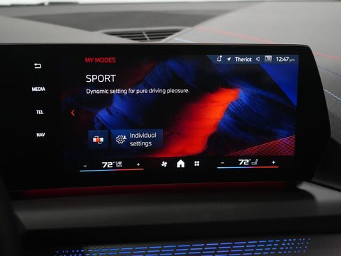 Used 2025 BMW M235i xDrive w/ Premium Package image 23