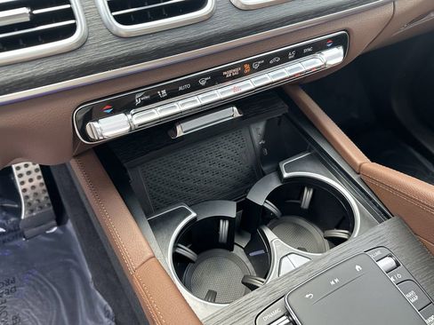 New 2026 Mercedes-Benz GLS 450 4MATIC image 33