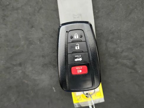 Used 2021 Toyota Camry XSE w/ Navigation Package image 21