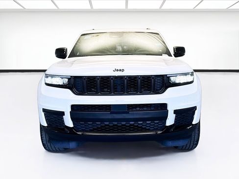 Used 2023 Jeep Grand Cherokee L Laredo image 2