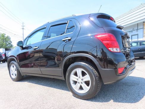 Used 2019 Chevrolet Trax LT w/ LT Convenience Package AWD/4WD image 3