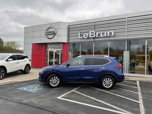 Used 2020 Nissan Rogue SV AWD/4WD image 2