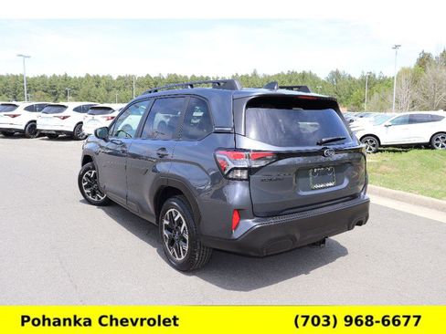 Used 2025 Subaru Forester Premium AWD/4WD image 5