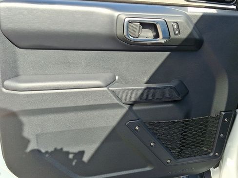 Used 2025 Ford Bronco Outer Banks AWD/4WD image 14
