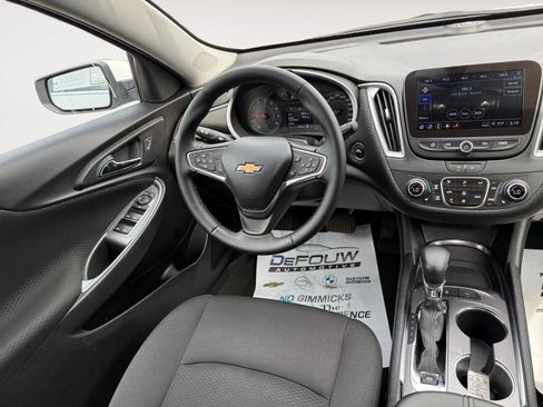 Used 2024 Chevrolet Malibu LT w/ Sport Edition FWD image 11