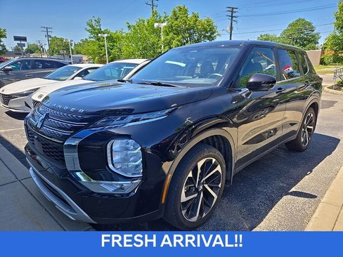 Used 2024 Mitsubishi Outlander AWD image 6