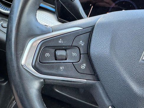 Used 2025 Chevrolet Trax LT w/ Driver Confidence Package FWD image 16