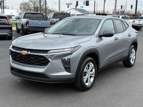 Used 2026 Chevrolet Trax LS w/ Driver Confidence Package FWD image 4
