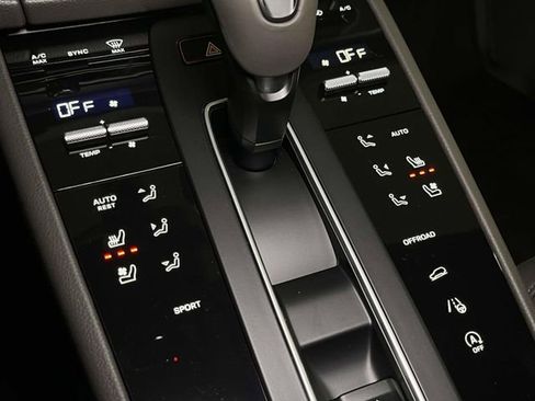 New 2026 Porsche Macan image 31