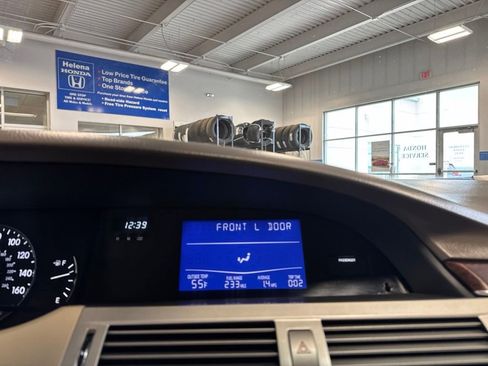 Used 2009 Toyota Avalon XLS FWD image 12