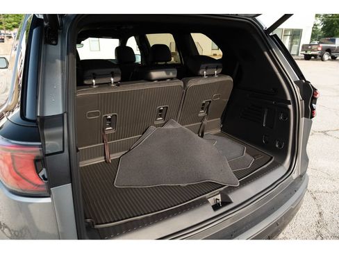 New 2026 GMC Acadia Elevation w/ Black Edition AWD/4WD image 32