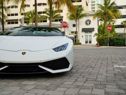 Used 2016 Lamborghini Huracan LP 610-4 Avio image 8
