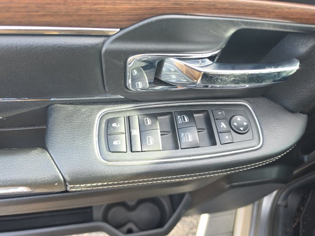 Used 2013 RAM 1500 Laramie w/ Convenience Group AWD/4WD image 6