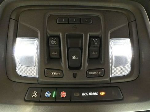 Used 2023 Chevrolet Silverado 1500 High Country w/ High Country Premium Package AWD/4WD image 42