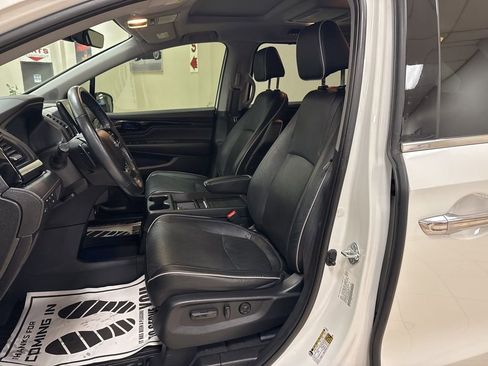 Used 2022 Honda Odyssey Elite image 12