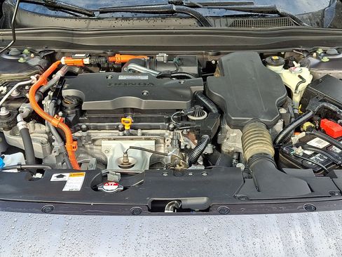 Used 2018 Honda Accord Touring image 32