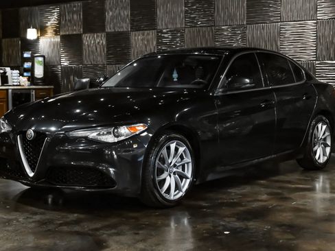 Used 2017 Alfa Romeo Giulia Sprint w/ Cold Weather Package image 6