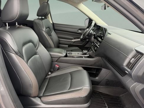 Used 2023 Nissan Pathfinder SL w/ SL Premium Package AWD/4WD image 30