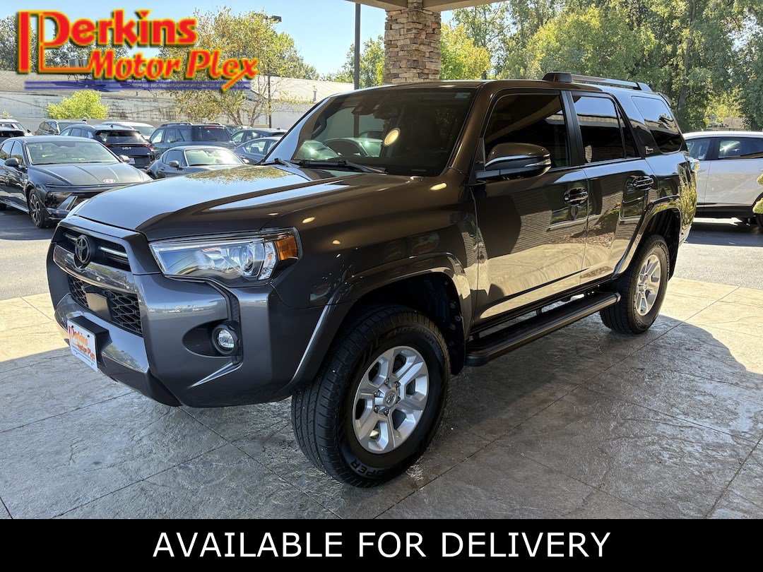 Used 2022 Toyota 4Runner SR5 Premium w/ Moonroof Package AWD/4WD image 1