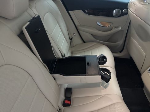 Used 2018 Mercedes-Benz GLC 300 4MATIC w/ Multimedia Package image 15