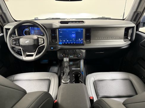 Used 2024 Ford Bronco Black Diamond image 25