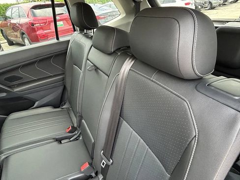 Used 2023 Volkswagen Tiguan SE w/ Panoramic Sunroof Package FWD image 51