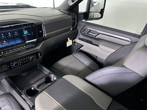 New 2026 Chevrolet Silverado 2500 ZR2 image 35
