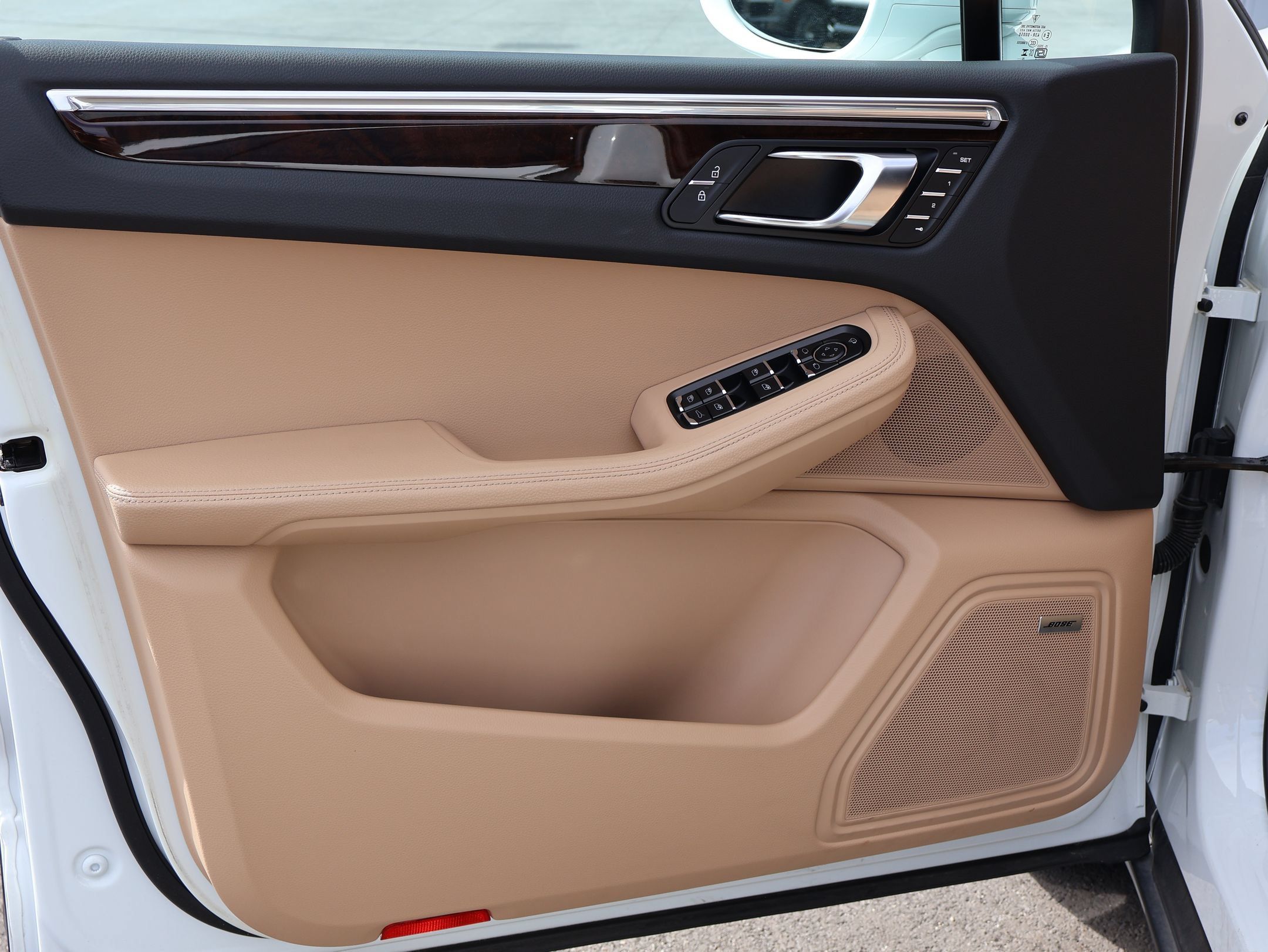Certified 2026 Porsche Macan AWD/4WD image 15