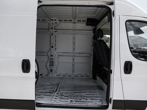 Used 2023 RAM ProMaster 2500 FWD image 32
