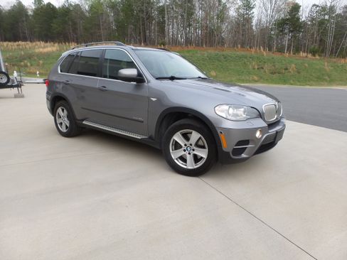 Used 2013 BMW X5 xDrive35d image 2