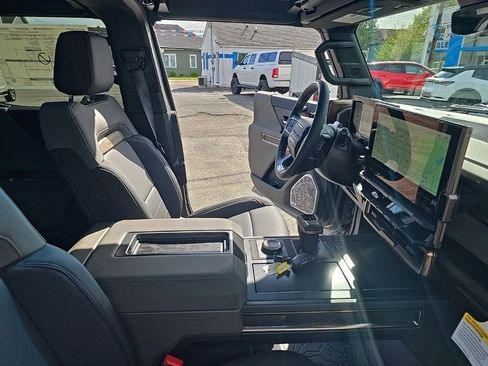 New 2025 GMC Hummer EV 3X image 39