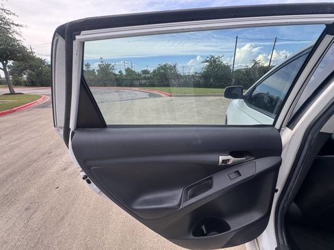 Used 2009 Toyota Matrix FWD image 28