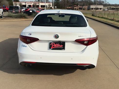 Used 2022 Alfa Romeo Giulia Sprint image 6