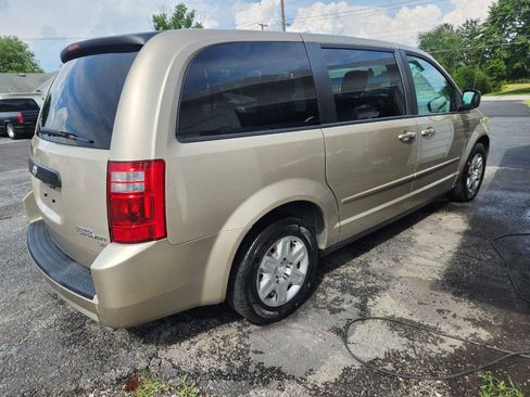 Used 2009 Dodge Grand Caravan SE w/ Climate Group FWD image 4