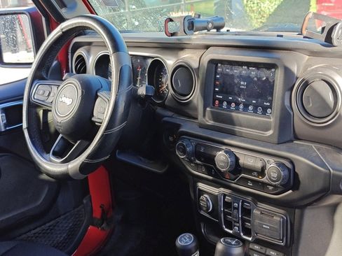 Used 2021 Jeep Wrangler Unlimited Sport image 29
