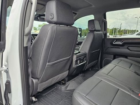 Used 2024 GMC Sierra 2500 SLT w/ SLT Premium Package image 23