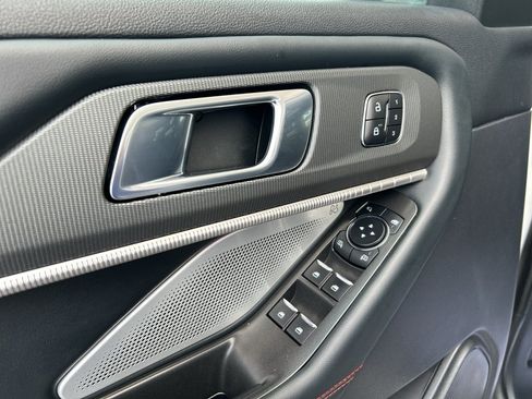 Used 2025 Ford Explorer ST AWD/4WD image 19