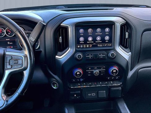 Used 2022 Chevrolet Silverado 1500 LTZ image 3