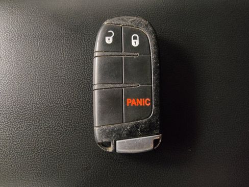 Used 2019 Dodge Journey SE w/ Premium Group image 32