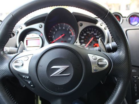 Used 2009 Nissan 370Z Touring RWD image 16