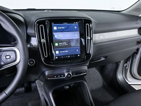 Certified 2025 Volvo XC40 B5 Core image 14