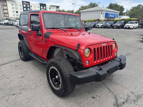 Used 2017 Jeep Wrangler Sport w/ Quick Order Package 24S AWD/4WD image 4