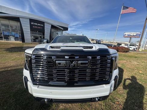 New 2026 GMC Sierra 2500 Denali Ultimate image 13