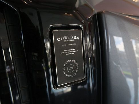 Used 2024 Land Rover Defender 110 X-Dynamic SE image 41