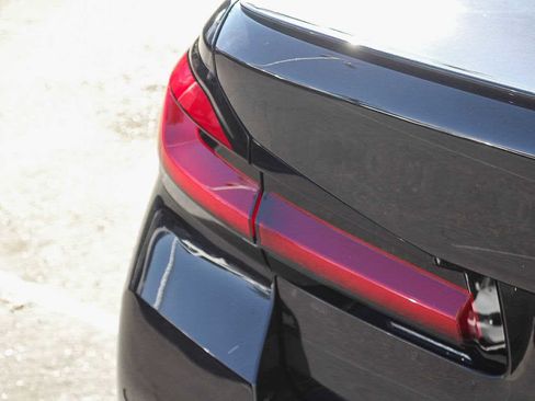 Certified 2023 BMW 530e w/ M Sport Package image 5