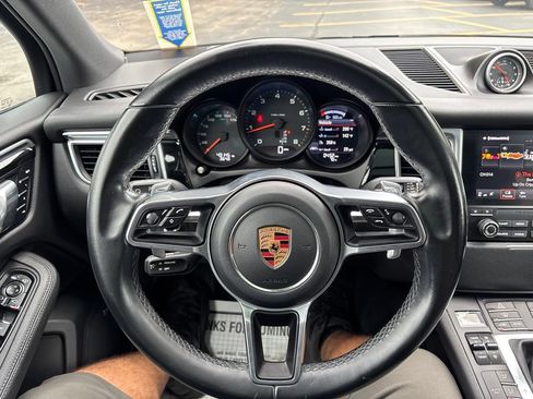 Used 2017 Porsche Macan AWD/4WD image 26